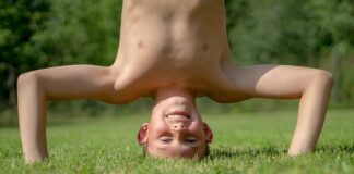 Dlaczego mam dziwne uczucie w głowie?