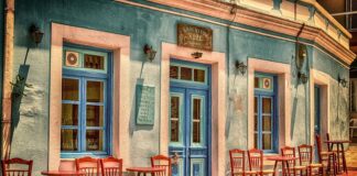 Czy maszt jest obiektem małej architektury?